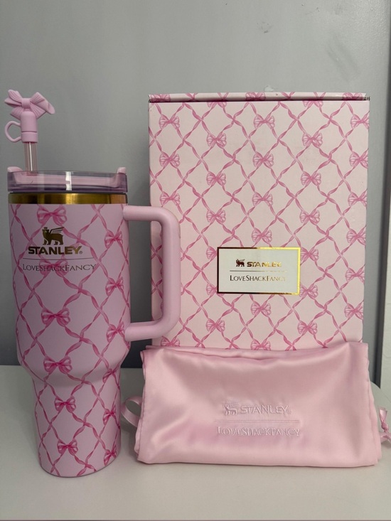 LoveShackFancy Other - LoveShackFancy | STANLEY | 40 oz Limited Edition Peppermint Bow Tumbler